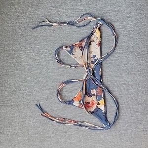 Boys & Arrows strappy bikini top, beautiful floral print. Size M